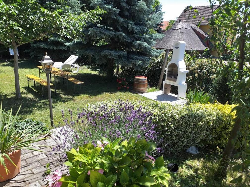 Art Inn Apartmanház Balaton-Gyenesdiás Exterior foto