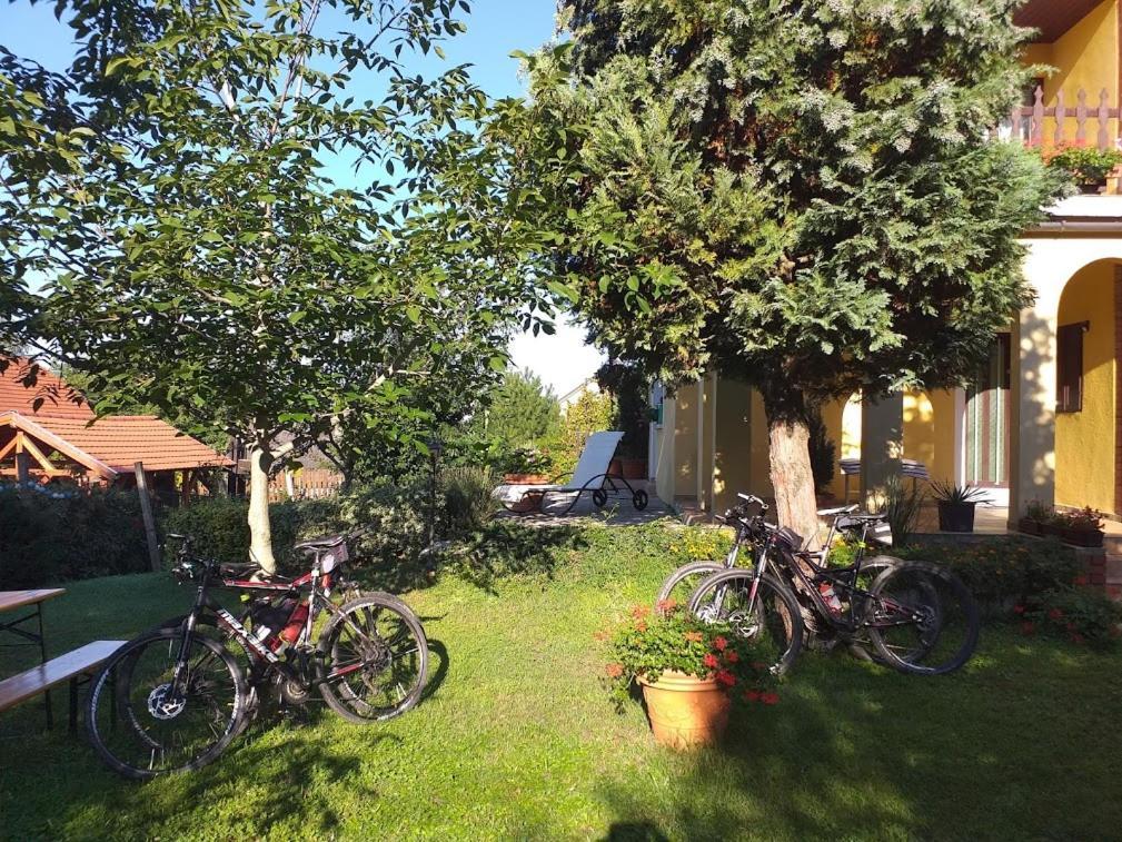 Art Inn Apartmanház Balaton-Gyenesdiás Exterior foto