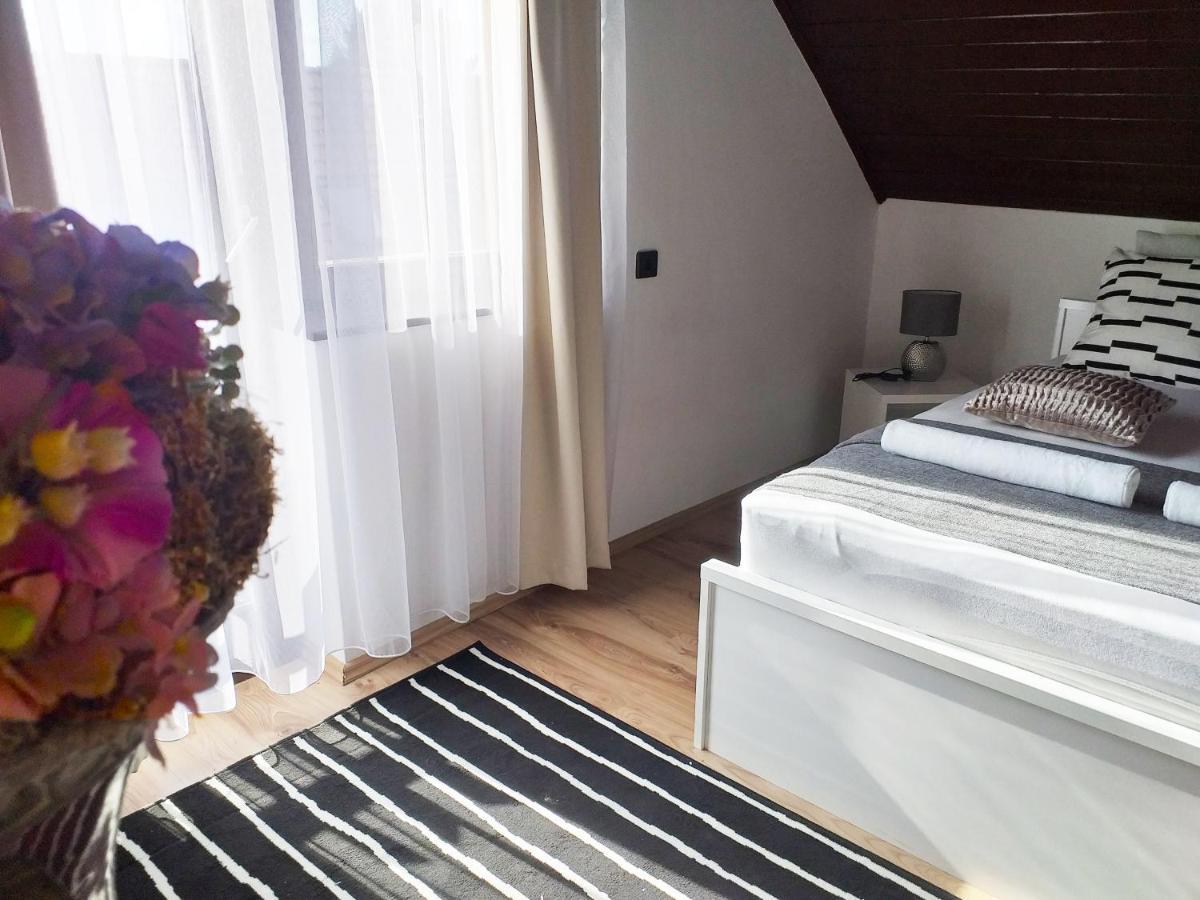 Art Inn Apartmanház Balaton-Gyenesdiás Exterior foto